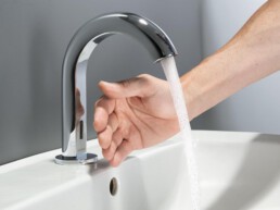 Geberit Piave touch-free waterbesparende kraan